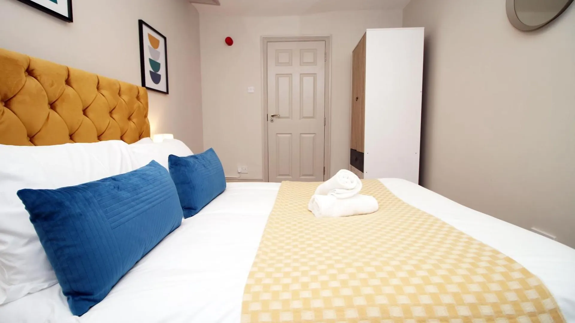 Modern 2 Bed Apartment With Parking - 5 Min To City Centre - By Ekliving Luxe Short Lets & Serviced Accommodation Cardiff 0*,