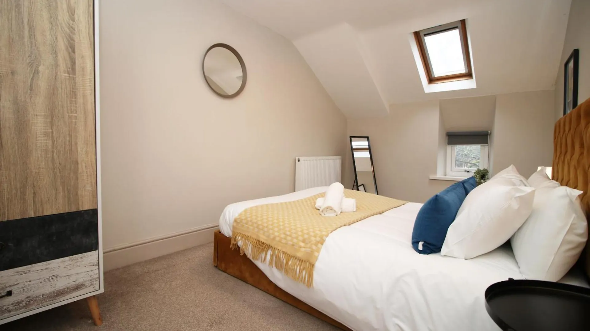 Modern 2 Bed Apartment With Parking - 5 Min To City Centre - By Ekliving Luxe Short Lets & Serviced Accommodation Cardiff